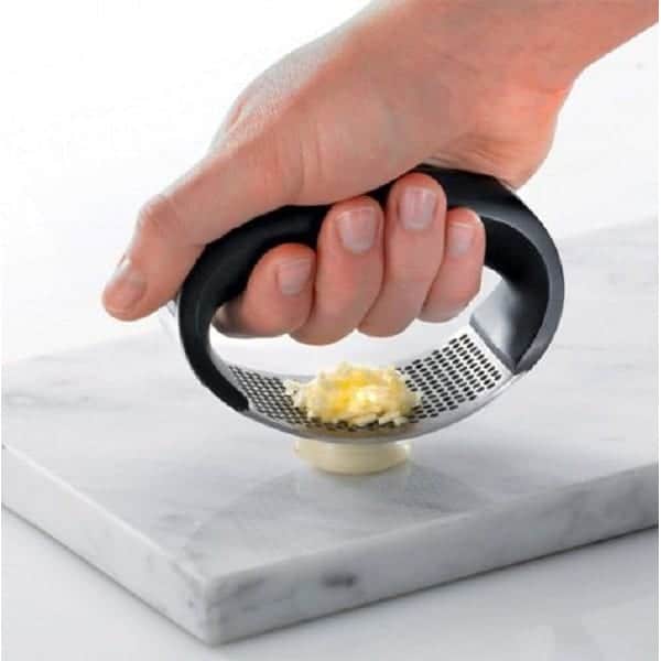 GarlicSmasher, presă pentru usturoi sau ghimbir